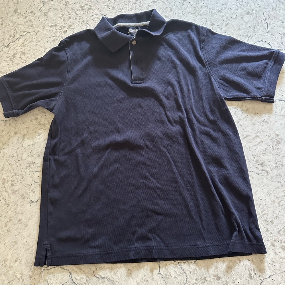 Men’s polo shirt. Cotton and spandex blend.